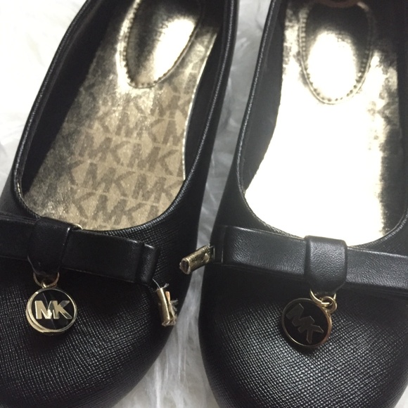 Michael Kors Kids Size 3 Flats - Picture 2 of 5